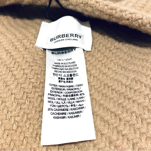 BURBERRY CHECK WOOL & CASHMERE FRINGE CAPE. - Picture 10 of 12